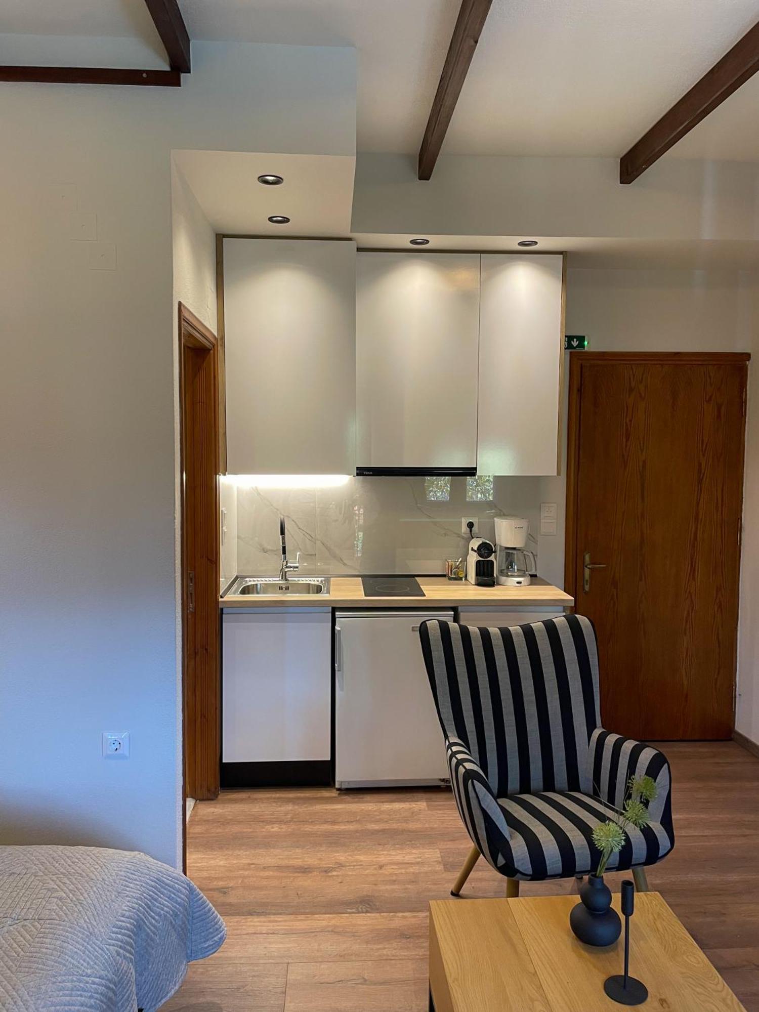 Giataki Appartement Eláti Buitenkant foto