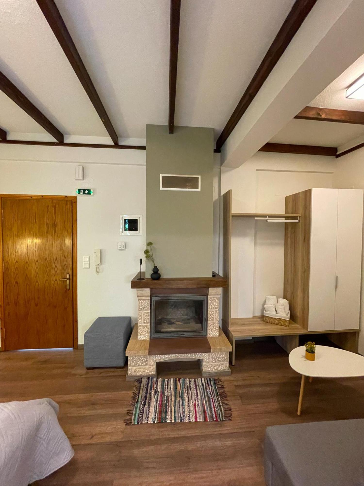 Giataki Appartement Eláti Buitenkant foto